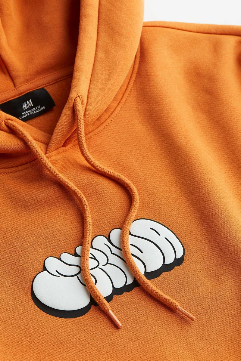 اتش اند ام هودي بقصة عادية